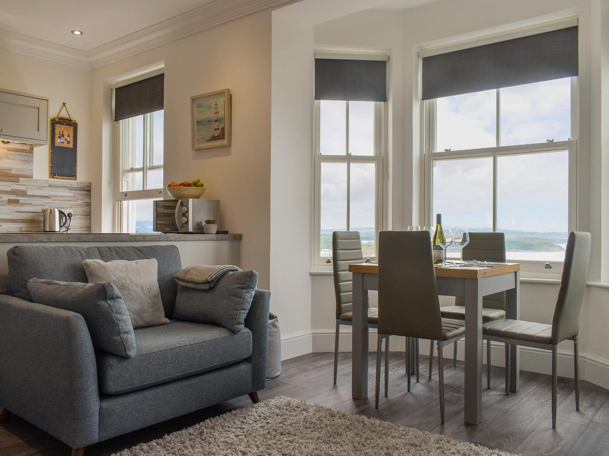 Вилла Sea View Sanctuary Скарборо Экстерьер фото